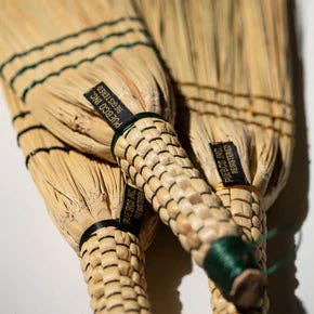 HAND BROOM - BLACK