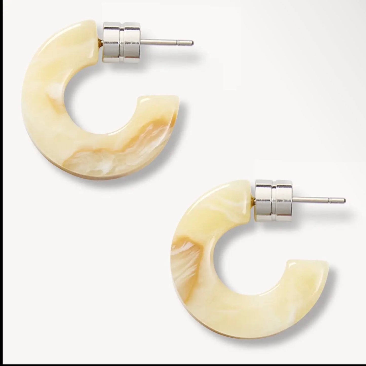 Muse Hoops in Crème