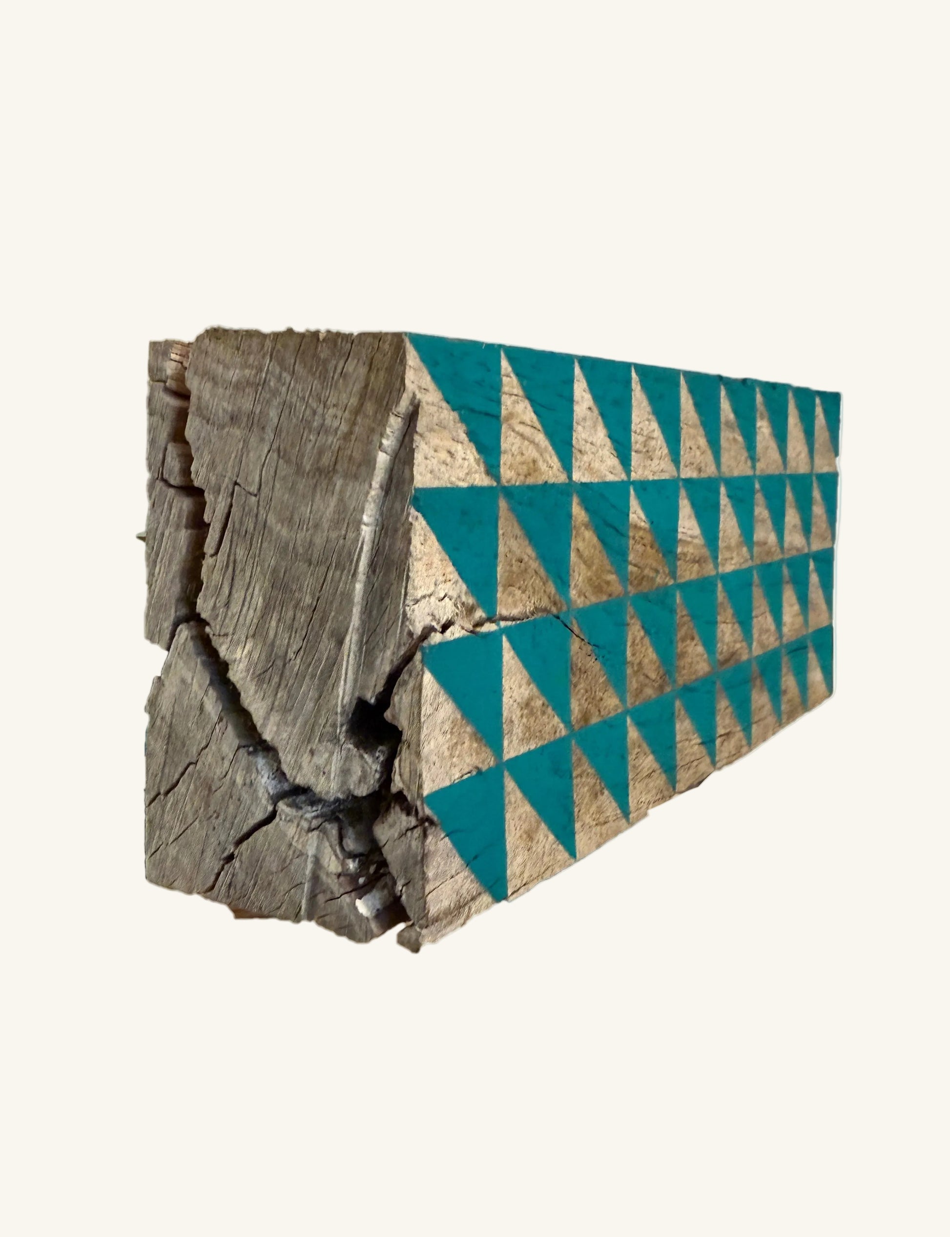 Wooden block with a geometric pattern 